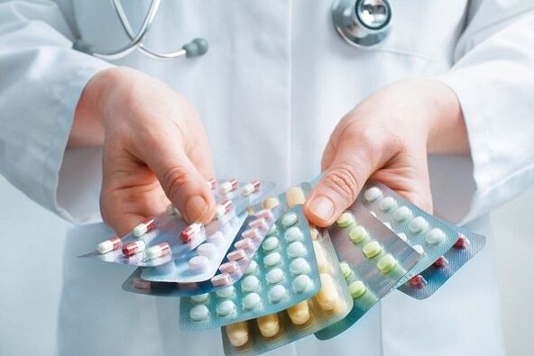 o médico escolle antibióticos para a prostatite